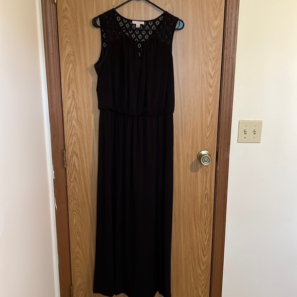 Black maxi dress Size 12 - Picture 1 of 3
